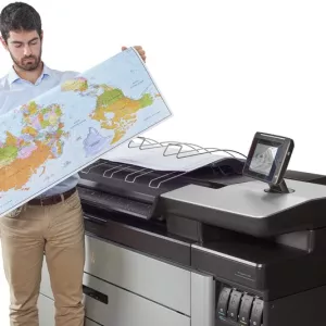 HP PageWide XL 4500 man checking full coloured print